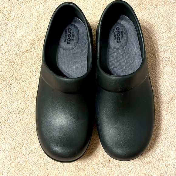 CROCS Shoes - Crocs Women's Shoe Size 8 Black Triple Comfort Slip On Clogs Slip Resistant EUC
